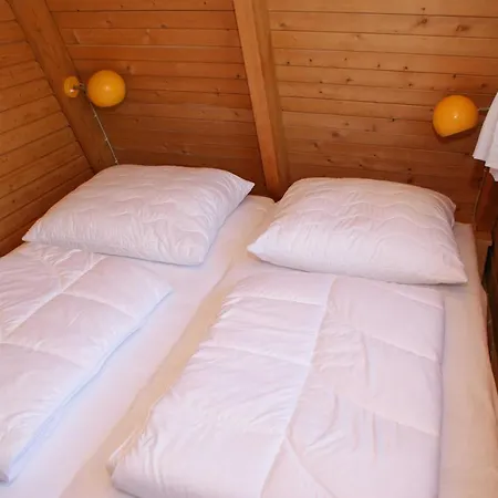 Zeltdachhaus Fuer Bis Zu 6 Personen Feriehus