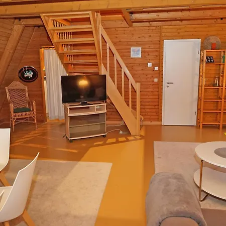 Zeltdachhaus Fuer Bis Zu 6 Personen Feriehus